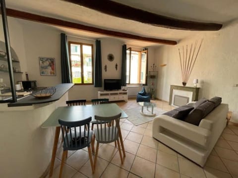 Living room, Dining area