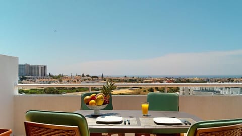 Balcony/Terrace, City view