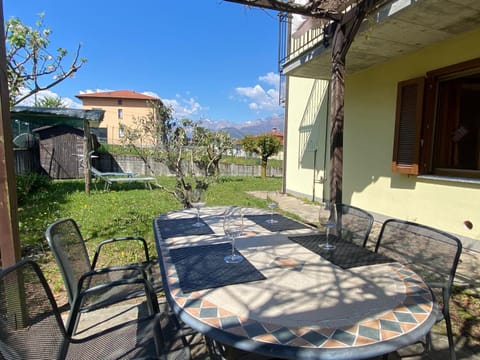 Patio, Garden, Dining area, Garden view