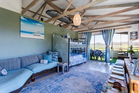 Bed, Kitchen or kitchenette, Living room, Photo of the whole room, Seating area, air conditioner