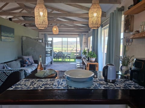 Garden, Garden, Balcony/Terrace, Pets, Pets, Mountain view, Mountain view, Breakfast, pet friendly, pet friendly, air conditioner