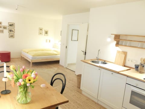 Gartenstudio-Apartment Tausendfreund - adults only - am Chiemsee Apartment in Salzburgerland