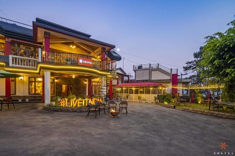 Property building, Day