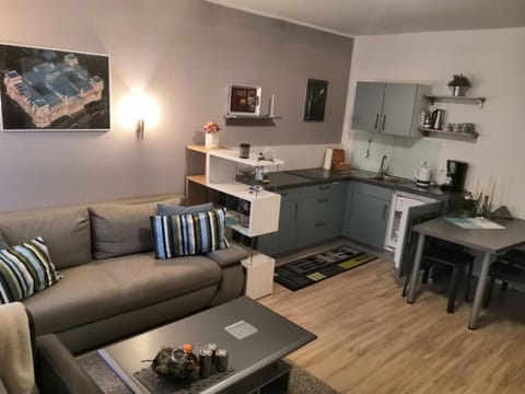 Kitchen or kitchenette, Living room