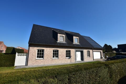Vakantiewoning Scheewege met jacuzzi House in Flanders