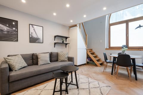 View (from property/room), View (from property/room), Living room, Photo of the whole room, Decorative detail, Decorative detail, Seating area, Dining area, furniture, furniture, heating