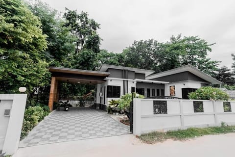Property building, Garden, Garden view