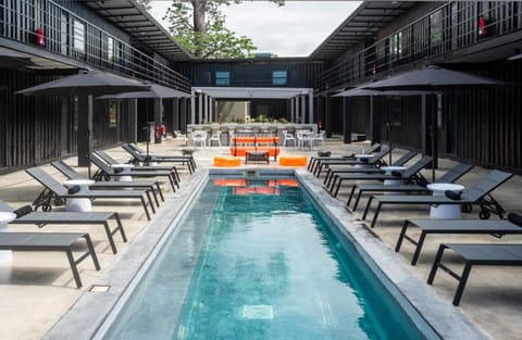 Property building, Balcony/Terrace, Swimming pool