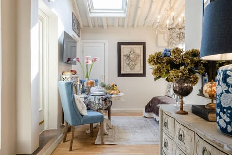 Moro Studio Suite, Classy and Romantic Apartment in Lucca Apartment in Capannori