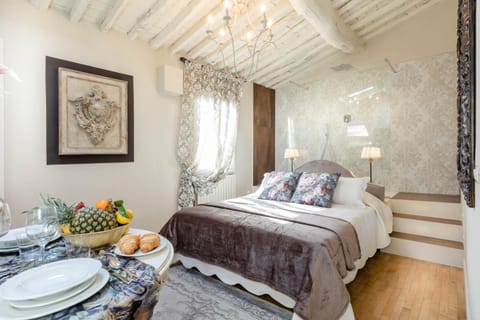 Moro Studio Suite, Classy and Romantic Apartment in Lucca Apartment in Capannori
