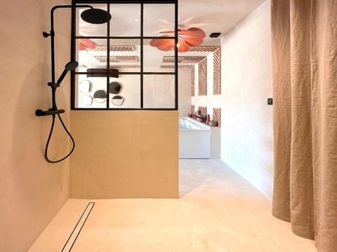 Love in L'Isle/Sorgue L'Aurore House in L'Isle-sur-la-Sorgue