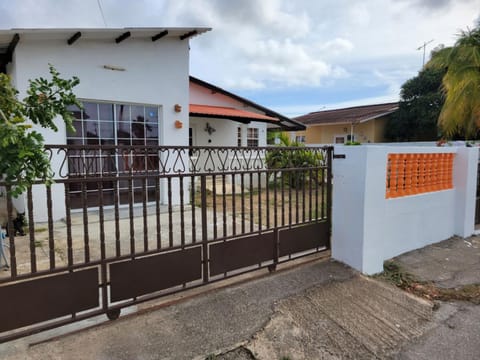 Property building, Facade/entrance, Garden