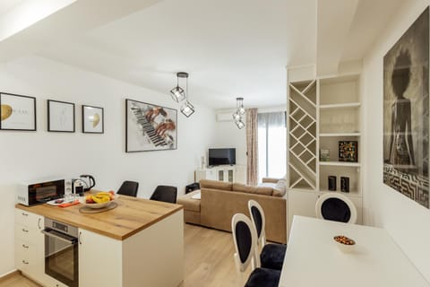 Living room, Dining area, kitchen