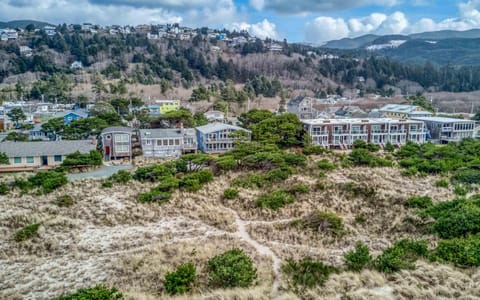 Lifesaver - Meredith Lodging House in Rockaway Beach