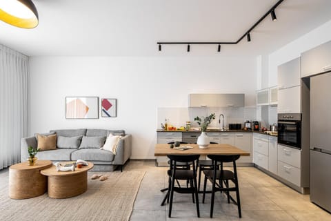 Living room, Dining area, kitchen
