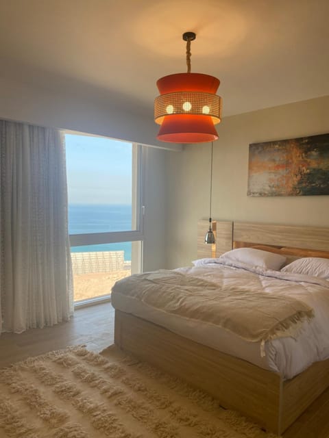 Bed, Natural landscape, Photo of the whole room, Bedroom, Sea view