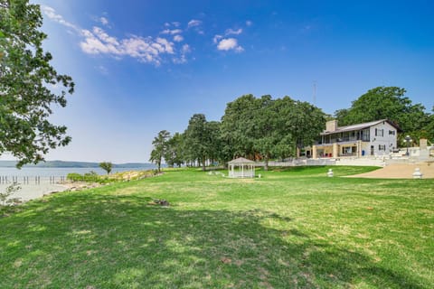Lakefront Eufaula Escape with Dock and Private Beach! House in Eufaula