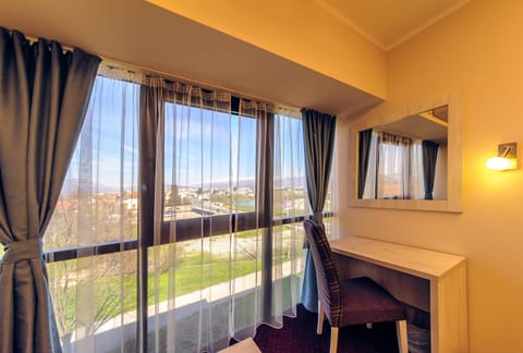 Seating area, River view