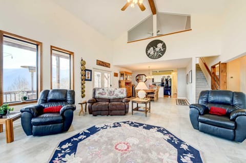 Stunning Maggie Valley Getaway with Decks, Fire Pit! House in Maggie Valley