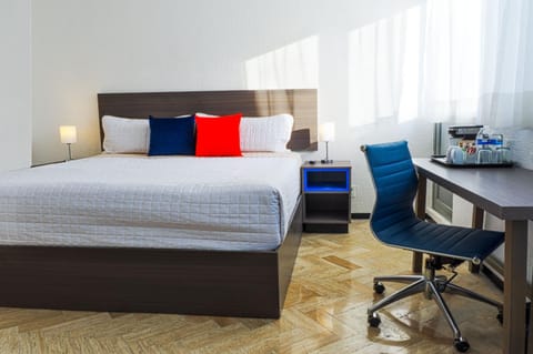 Bed, Photo of the whole room, hair dresser