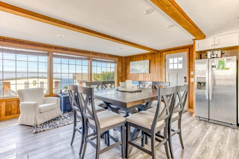 The Harbor House House in Devils Lake