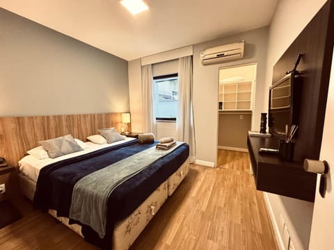 Communal lounge/ TV room, Bed, TV and multimedia, Photo of the whole room, Bedroom, air conditioner