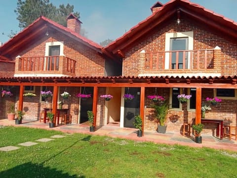 Garden, Balcony/Terrace, Landmark view