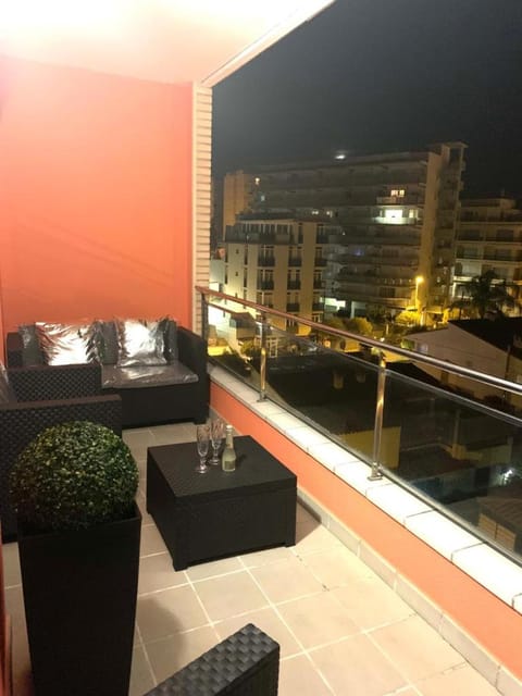 Night, Balcony/Terrace, City view