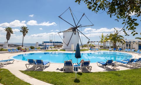 Day, Garden, Pool view, Sea view, Swimming pool, sunbed