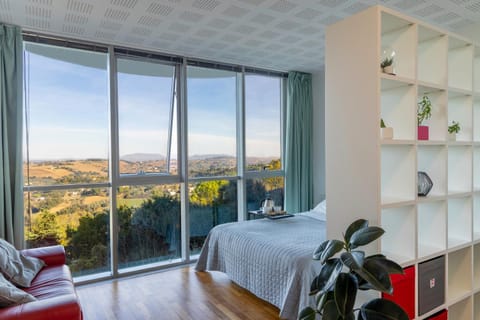 Bedroom, Mountain view, Sea view