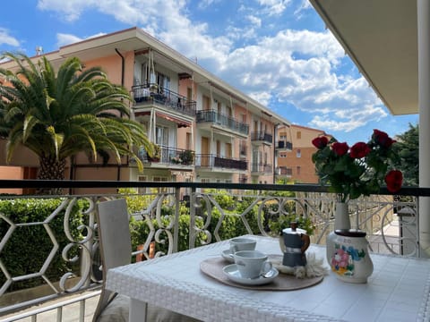 Day, Balcony/Terrace, Dining area