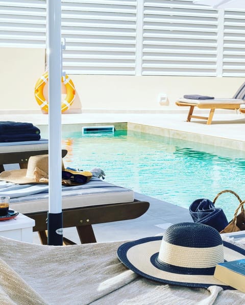 Swimming pool, Internal: Not applicable to any particular room