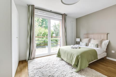 Bed, Photo of the whole room