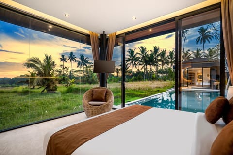 Bed, TV and multimedia, View (from property/room), Bedroom, Garden view, Pool view, air conditioner