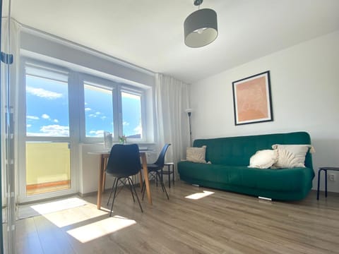 Bed, Living room, Seating area, Dining area