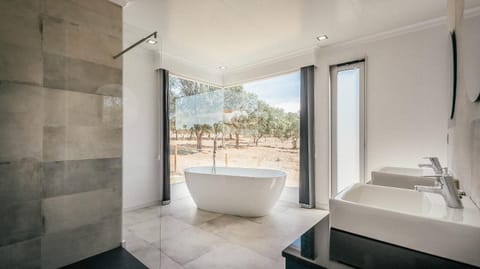 Shower, Toilet, Bathroom, Bath