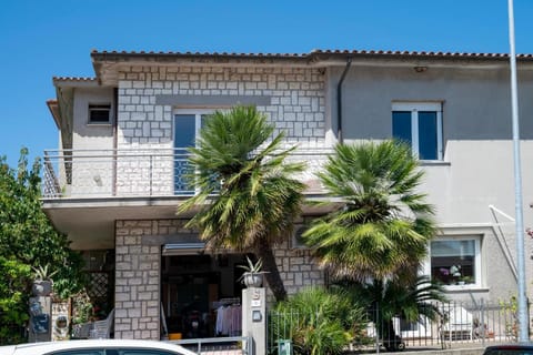 S303 - Sirolo, ampio trilocale in zona tranquilla Apartment in Sirolo