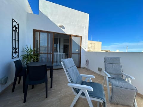 Balcony/Terrace, Quiet street view
