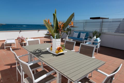View (from property/room), Balcony/Terrace, Sea view
