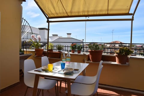 Balcony/Terrace, Dining area