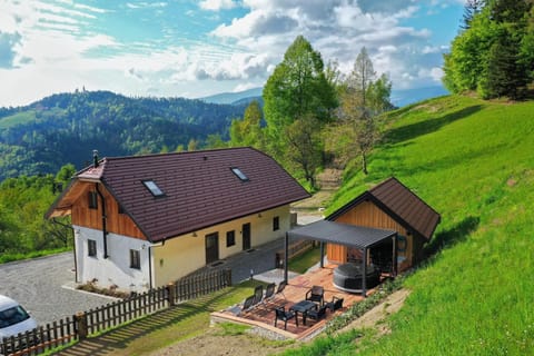 Property building, Day, Hot Tub