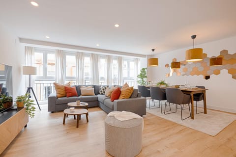TV and multimedia, Living room, Seating area