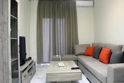 TV and multimedia, Living room, Seating area, air conditioner
