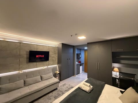 TV and multimedia, Photo of the whole room, Seating area, Bedroom