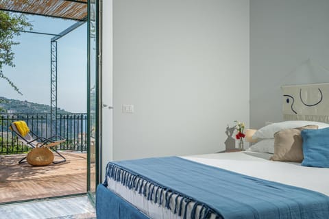 Bed, Natural landscape, View (from property/room), Balcony/Terrace, Bedroom