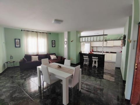 Living room, Dining area