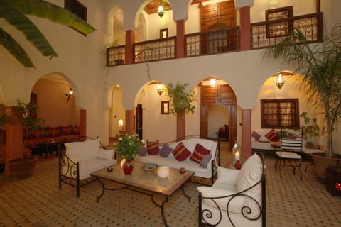 Restaurant/places to eat, Decorative detail