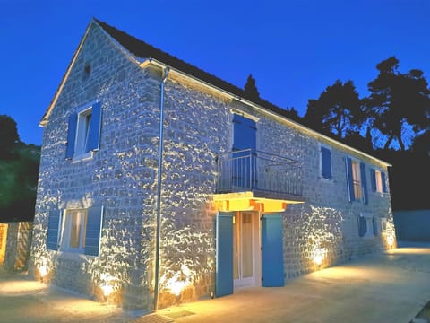 Property building, Night