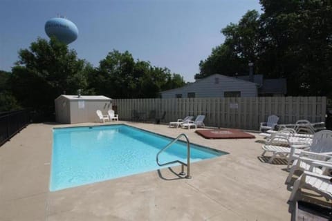 The Retreats at Stone Fountain Apartment in Arnolds Park