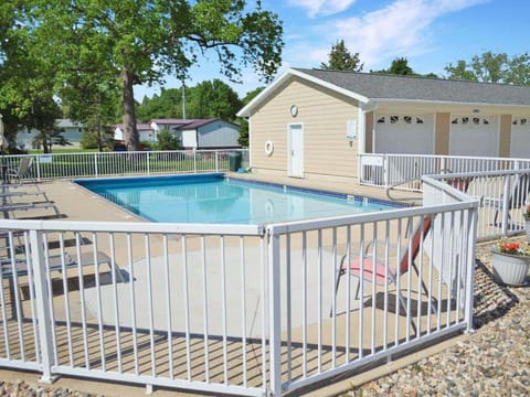 84 Rohr 7B Villa in Arnolds Park